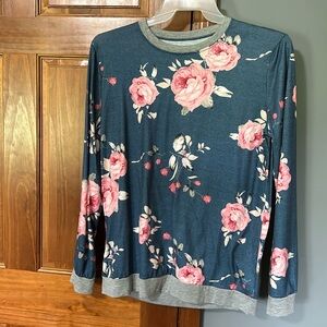 Floral boutique top